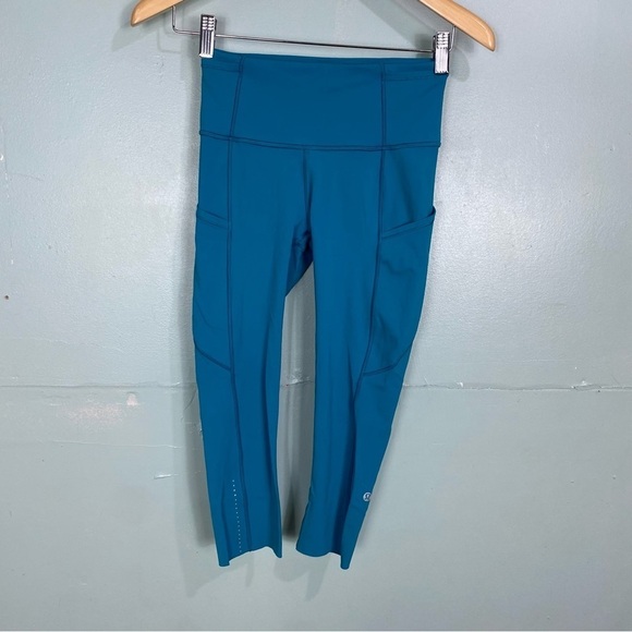 Lululemon W6AKHS Fast & Free Crop II 19”‎ Nulux Leggings Blue Sz 4 - Picture 2 of 6
